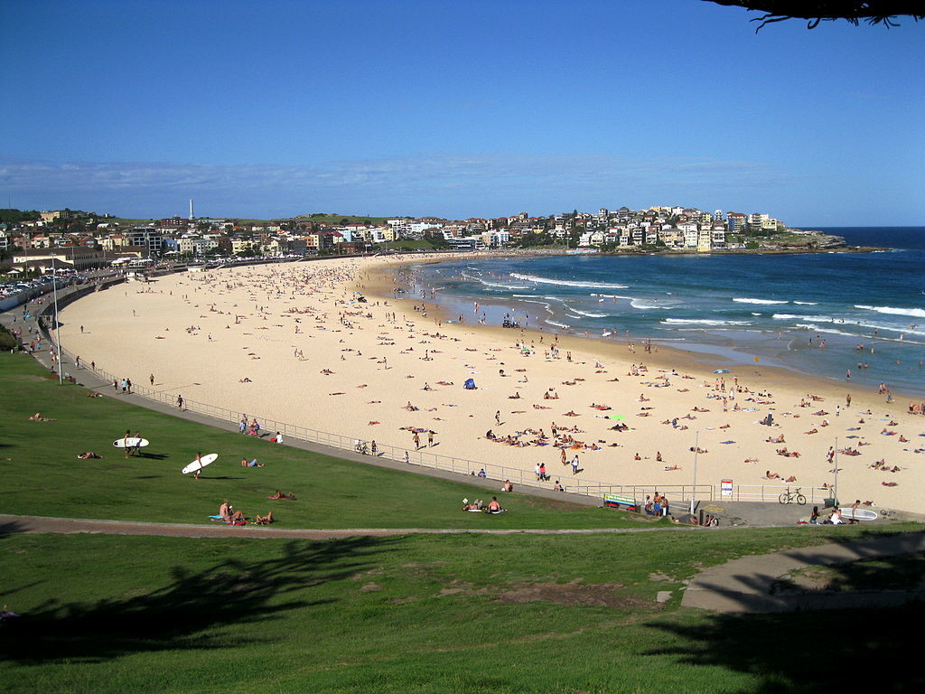 1024px-Bondi_Beach_Sydney_Australia_7